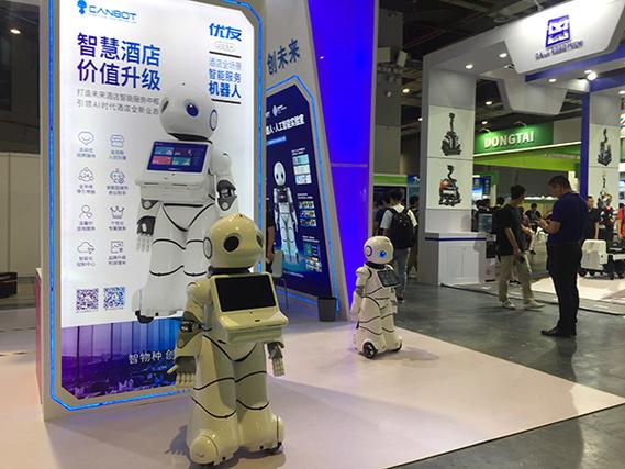 AI专利领跑与机器人消费六连冠 中国服务消费机器人制造的崛起逻辑