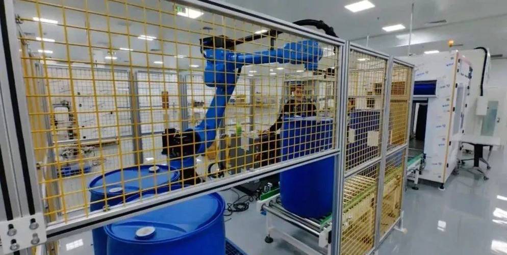 工博士 赋能服务消费机器人制造，构建化学品安全高效搬运新范式